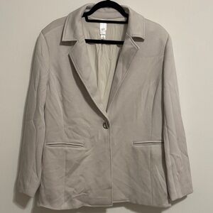 Chic Women's Beige Blazer